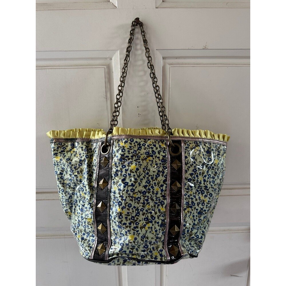 Betseyville Betsey Johnson Floral Studded Chain Strap Laminated Bucket Bag - Picture 2 of 6
